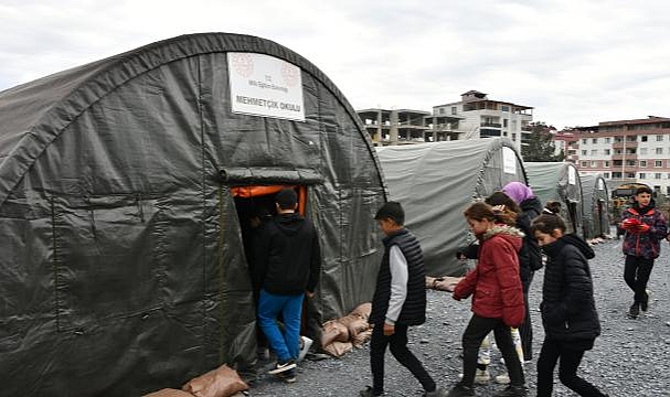 Depremden etkilenen 4 ilde kademeli eğitim başlayacak