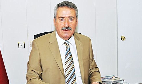 Eski İzmir Valisi milletvekilliği için yola çıktı
