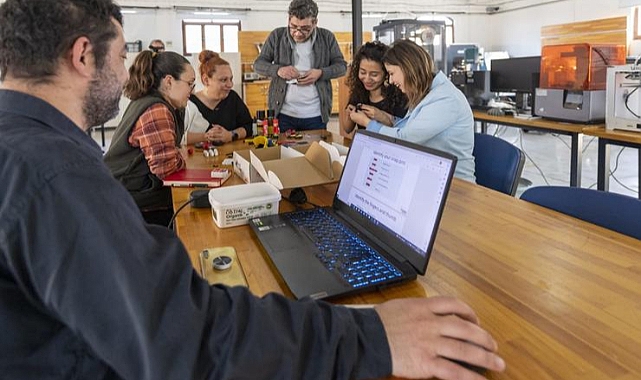 FabrikaLab İzmir’de Robotel üretildi