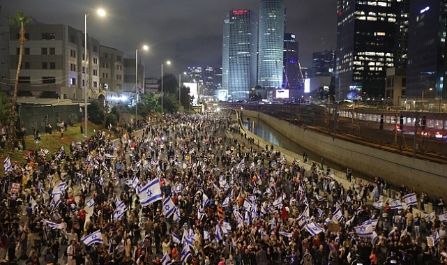 İsrail'de tansiyon yükseldi: Protestocular yolları kapadı