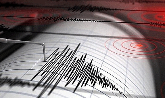 İzmir Buca’da 4 dakika arayla 2 deprem!