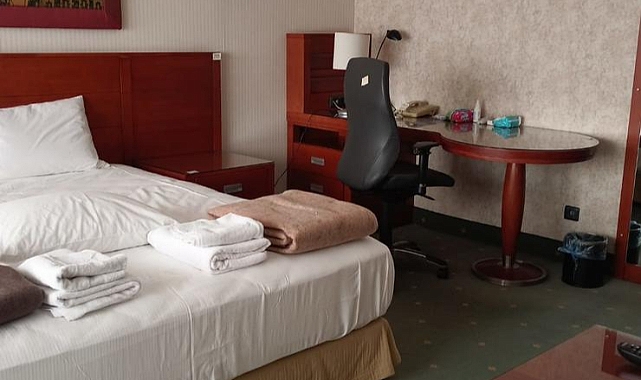 İzmir Büyükşehir Belediyesi eski Hilton Oteli’nin binasını depremzedelere açtı