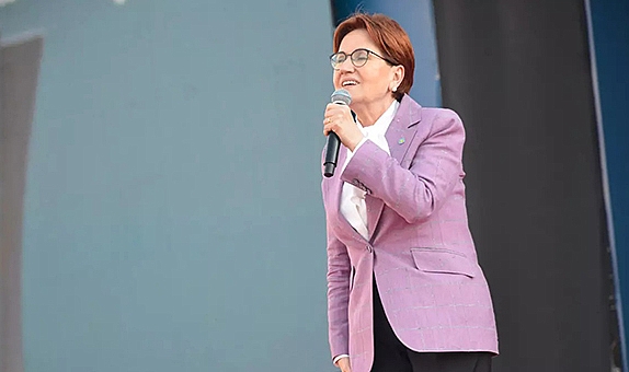 Akşener Gündoğdu’da konuştu: İzmir’de her aileden İYİ Parti’ye bir oy istiyorum