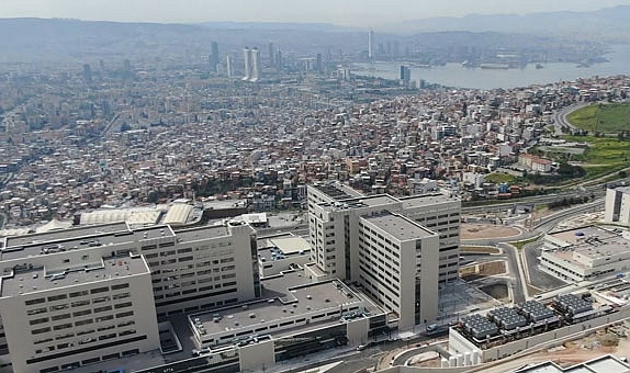 Bakan Koca: İzmir Şehir Hastanesi’ne hasta kabulü için gün sayıyoruz