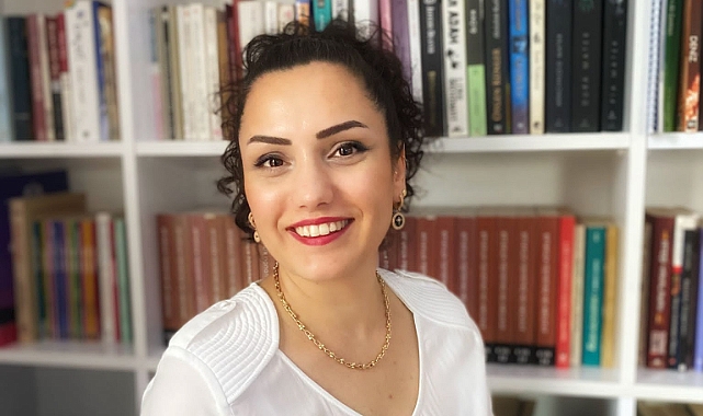 EDEBİYATIN DELİLİ DİLEK EKİCİ'DE