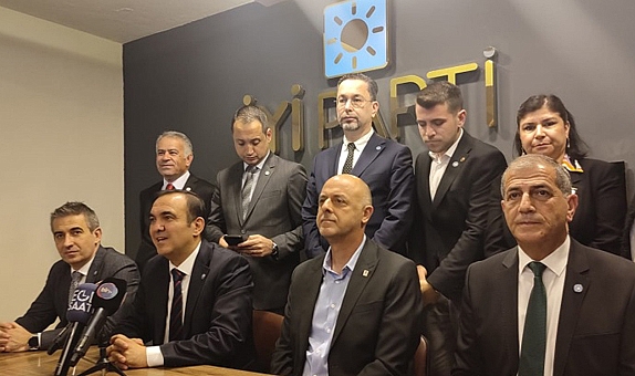 İYİ'ler İzmir'de bayramlaştı