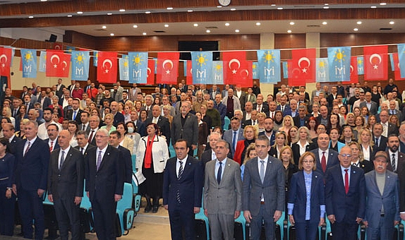 İYİ Parti İzmir adaylarıyla resmen yola çıktı! Bezircilioğlu: Gönül seferberliği başlatıyoruz…