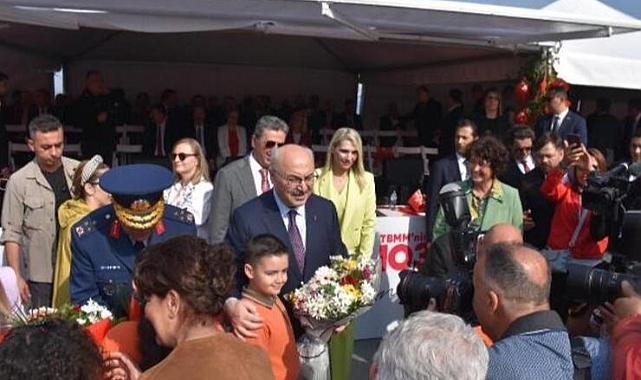 İzmir'de 23 Nisan coşkuyla kutlandı