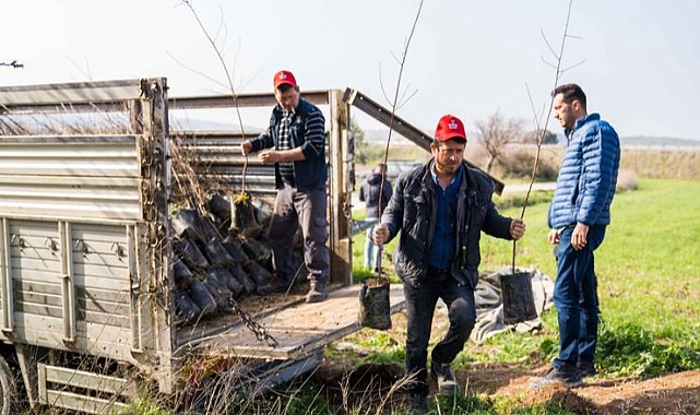 İzmir Tarımı Danışma Hattı kuraklıkla mücadele için çalışıyor