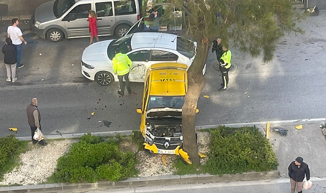Konak Mithatpaşa Caddesi’nde feci kaza! Faciadan dönüldü…