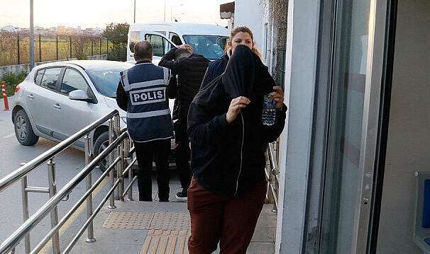 Manisa ve İzmir'de suç örgütüne operasyon! Çok sayıda gözaltı