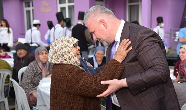 Menemen Belediyesi Aşevi’nden her gün 10 bin sıcak yemek