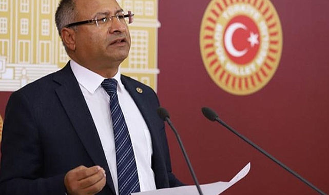 Özcan Purçu CHP’den istifa etti: Romanlar kendi göbeğini kendi kesecek