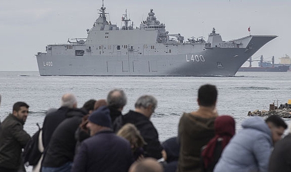 TCG Anadolu İzmir’e doğru yola çıktı