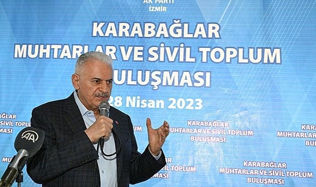 Binali Yıldırım İzmir'de muhtarlar ve sivil toplum kuruluşu üyeleriyle buluştu.