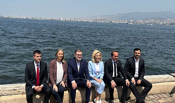 AK Parti İzmir Milletvekilleri mazbatalarını teslim aldı!