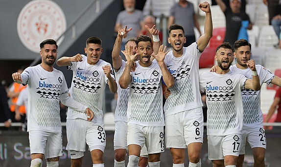Altay, rakibini 3-1 mağlup etti