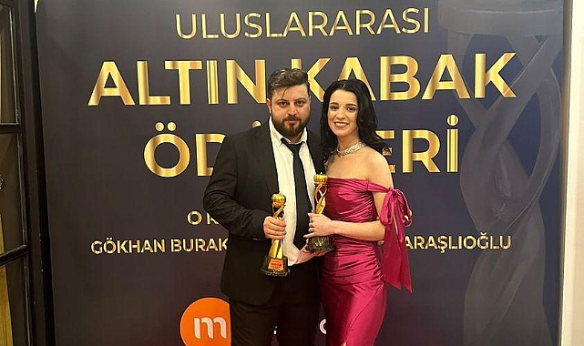 Altın Kabak Ödüllerine Damga Vuran Başarılı Çift Ödülleriyle En Çok Konuşulan İsim Oldu