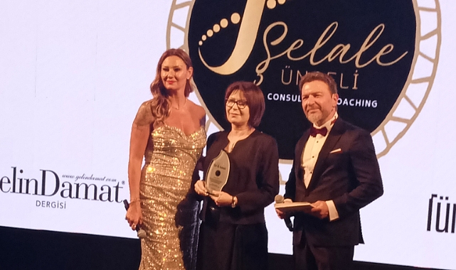 BAŞARILI KADINLAR AYNI GECEDE BULUŞTU ŞELALE ÜNSELİ İLHAM KAYNAĞI OLDU