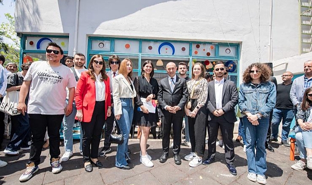 Başkan Soyer Balçova'da gençlerle buluştu: Gençlerin ihtiyaçlarına göre tasarlandı