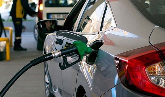 Benzine zam bekleniyor