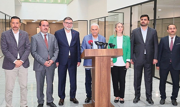 Binali Yıldırım Bayraklı Şehir Hastanesi’nde İncelemelerde Bulundu