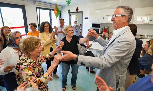 Bu merkez Alzheimer demans hastalarını hayata bağlıyor