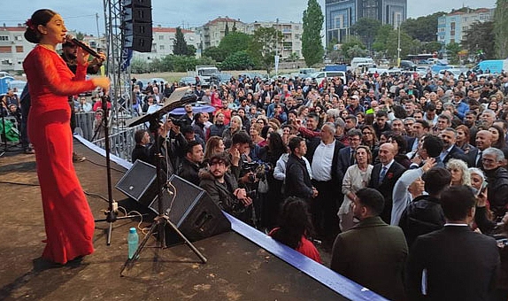 Büyükşehir, eski Buca Cezaevi alanında Hıdırellez’i kutladı