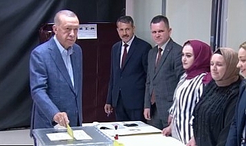 Cumhurbaşkanı Erdoğan: Türk demokrasisi için hayırlı olmasını diliyorum