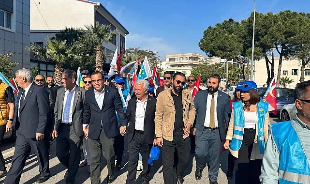 İYİ Parti İzmir 2. Bölge Milletvekili Adayı Dinçer IŞIKTAŞ Petrol-İş Sendikasının düzenlemiş olduğu 1 Mayıs İşçi ve Emekçi Bayramı kutlamalarına katıldı