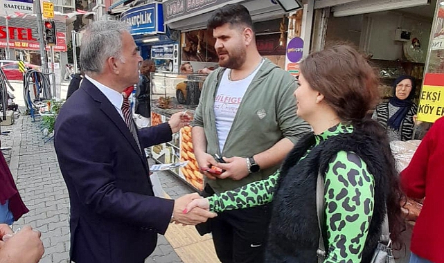 İYİ Parti İzmir 2. Bölge Milletvekili Adayı Mümin YALÇINKAYA Bornova'da vatandaşlardan tam destek aldı.