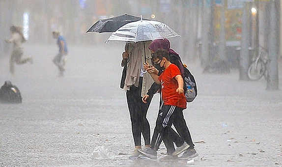 İzmir’in 10 ilçesinde sağanak yağış uyarısı!