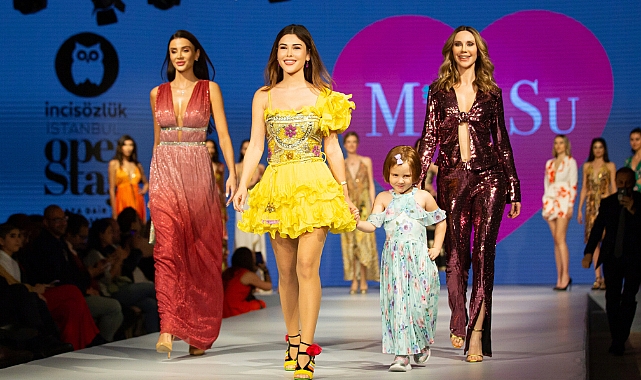 Moda Defilesi Diye Buna Denir