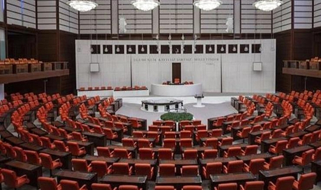 TBMM'de ilk mesai: Yemin töreni