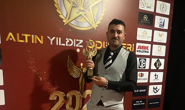 Yılın En Başarılı Erkek Yazarı Altın Yıldıza Değer Kattı