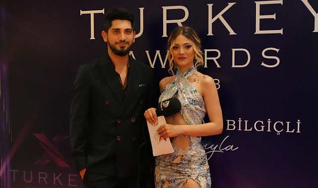 Yılın En İyi Fotoğrafcısı Herkesi Kendine Çekti