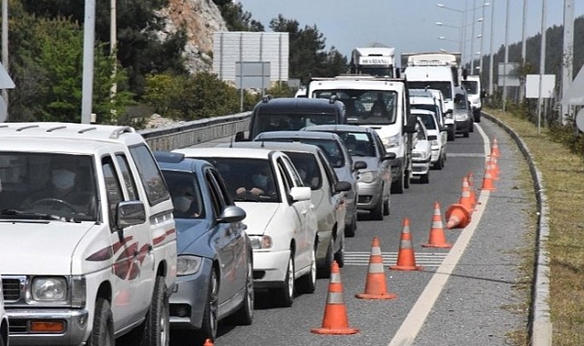 Bodrum’a ziyaretçi akını! 60 saatte 60 bin araç giriş yaptı