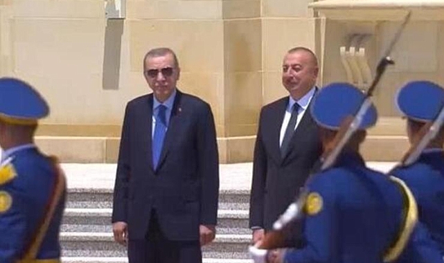 Cumhurbaşkanı Erdoğan Azerbaycan'da! Resmi törenle karşılandı... Dikkat çeken KKTC mesajı