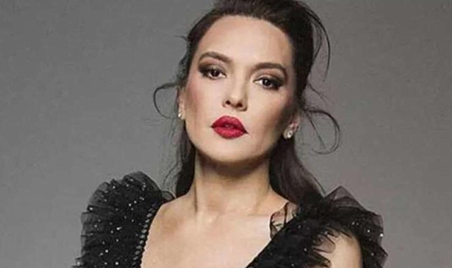 Demet Akalın'dan restorandaki 'servis' ücretine tepki