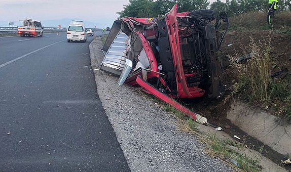 Denizli’de feci kaza! TIR ile otobüs kafa kafaya çarpıştı: Ölü ve yaralılar var!