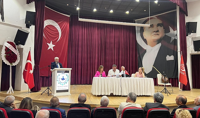 İZBALDEF Genel Başkanı İbrahim Yıldız güven tazeledi.