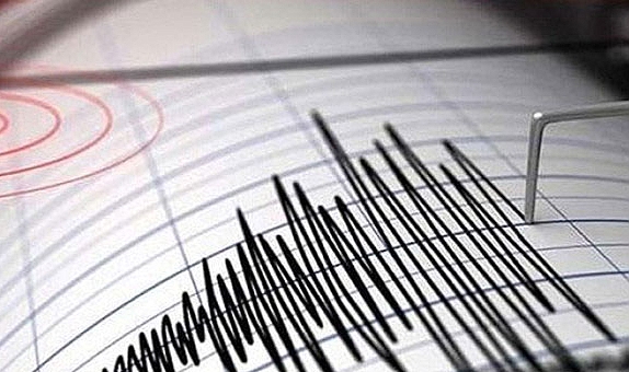 4 büyüklüğünde deprem oldu! Deprem İzmir’de de hissedildi