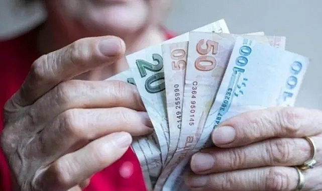 Emeklilerin aylık farkları yarın ödenecek
