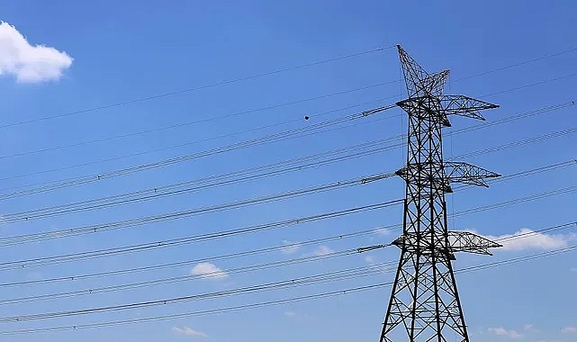 İzmir'de elektrik akımına kapılan işçi öldü
