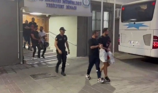 İzmir merkezli vize vurgunu operasyonunda 25 tutuklama