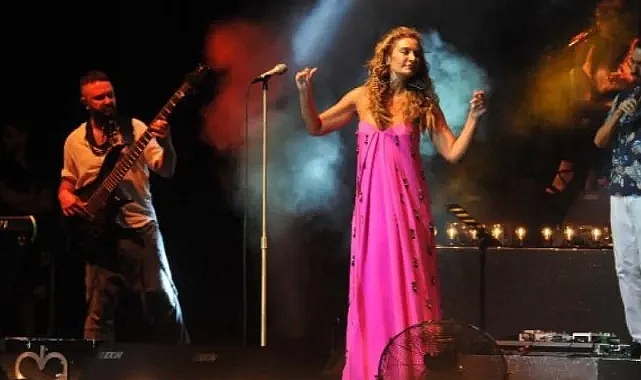 Sıla, Çeşme’yi coşturdu!