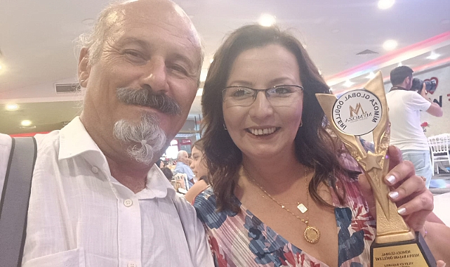 Başarısına Başarı Katıyor, Ödülleri Alıyor