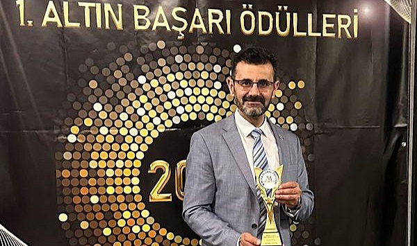 Güçlü Kalemin Ödüllü Sahibi