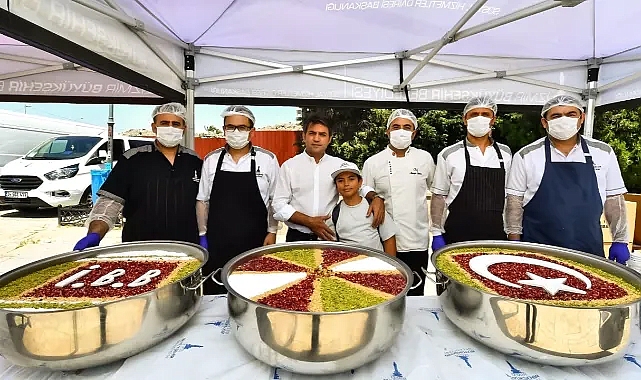 Kentin 8 noktasında iki gün boyunca 12 bin kişilik aşure dağıtılacak