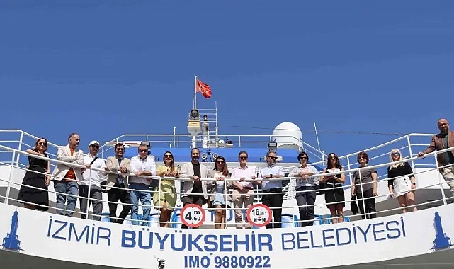 Büyükelçi Nikolaus Meyer-Landrut, toplu taşımayla İzmir'i gezdi